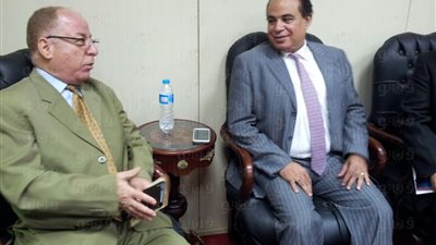 أحمد مجاهد: 