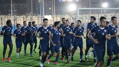 تدريب تكتيكي للزمالك على ملعب برج العرب قبل مواجهة المصري