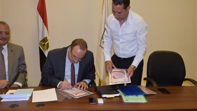 محافظ بني سويف يعتمد نتيجة الشهادة الإعدادية بنسبة نجاح 62.97 %