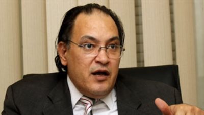 أبو سعدة: السيسي كسب تفهم فرنسا بتأكيده الالتزام بحقوق الإنسان