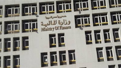 عمرو المنير: مليار جنيه حصيلة ضرائب أصحاب المهن الحرة