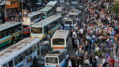 4 مخاطر تواجه مصر مع وصول عدد السكان لـ122 مليون نسمة في 2030.. ارتفاع معدل التسول في الأسر الفقيرة.. انتشار وباء «الأمية».. «المجاعة» ضمن القائمة.. والبطالة المشكلة الأكبر