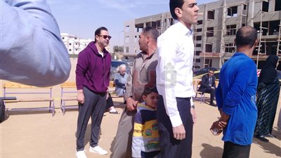 مدحت صالح وعبد العزيز عبد الشافي يدليان بصوتيهما في الانتخابات