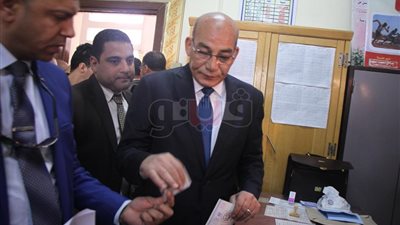 وزير الزراعة عقب إدلائه بصوته في الجيزة: انتخابات رائعة (فيديو)