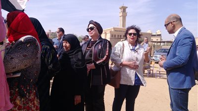 وزيرة الثقافة تدلي بصوتها في انتخابات الرئاسة (صور)