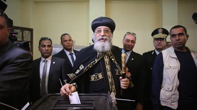 البابا تواضروس يدلي بصوته في لجنة السرايات بالعباسية