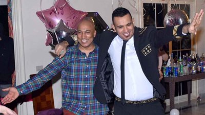 بالصور.. توفيق والليثي وأوكسانا يحتفلون بميلاد منظم الحفلات حسام خليل