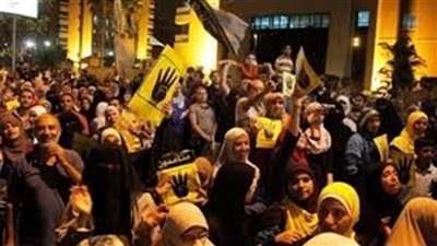 مسيرة ليلية لأنصار الإرهابية بكفر الدوار