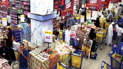 «صاعدون وهابطون في حركة الشراء برمضان».. زيادة كبيرة في استهلاك الدواجن واللحوم.. انخفاض 40% بأسعار الأسماك يفشل في رفع معدل الإقبال.. وركود قطاع الملابس والأدوات المنزلية بسبب الاهتمام بالم