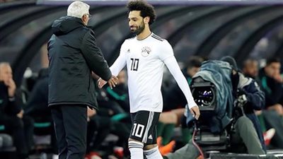 كوبر يكلف طبيب المنتخب بمتابعة البرنامج التأهيلي لـ«محمد صلاح»