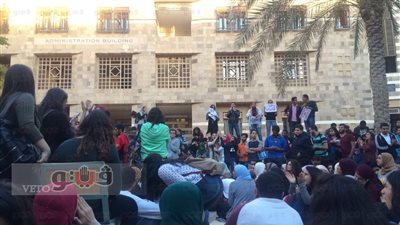 بالفيديو.. طلاب الجامعة الأمريكية يهددون بالتصعيد حال ارتفاع المصاريف