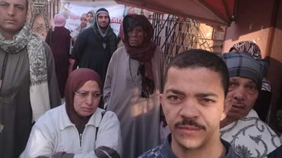 توافد الشباب على ملتقى توظيف يوفر 10 آلاف فرصة عمل في أسيوط (صور)