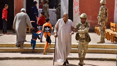 إقبال كثيف في لجان شبرا الخيمة بالساعات الأولى (صور)