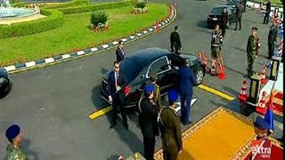 لحظة وصول السيسي إلى مقر الاحتفال بعيد الشرطة الـ66 (فيديو)