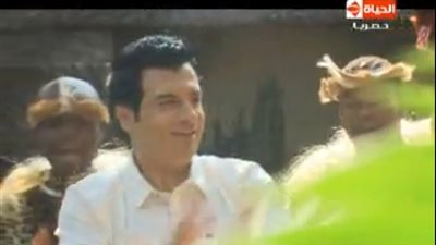 بالفيديو.. إيهاب توفيق يدخل في وصلة رقص على النغمات الأفريقية