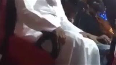 بالفيديو.. رد فعل خليجي ارتدى نظارة العالم الافتراضي