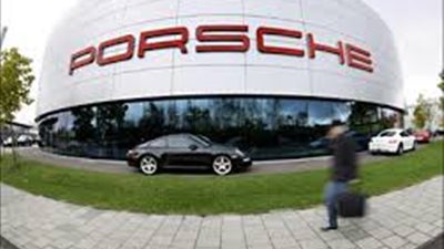 سلامة السائق تعرض «بورش» للمحاكمة