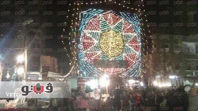 بالفيديو والصور..الصوفيون يحتفلون بالليلة الختامية لمولد علي زين العابدين.. استقبال حافل لـ«ياسين التهامي».. الرقص والطبل والمزمار أبرز المشاهد.. توافد مئات المريدين على الضريح.. والأمن يعزز