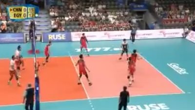 الاتحاد الدولي للطائرة مشيدا بنجم المنتخب: «صلاح جديد»