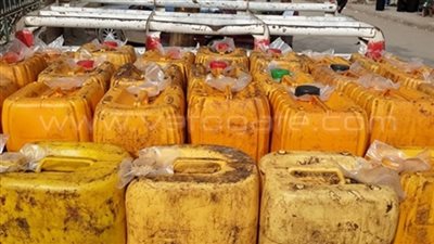ضبط 5 أطنان زيت فاسد خلال حملة تموينية في أسيوط