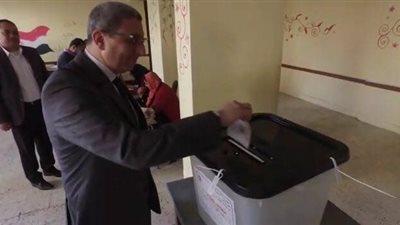 أمين عام البرلمان يدلي بصوته في انتخابات الرئاسة
