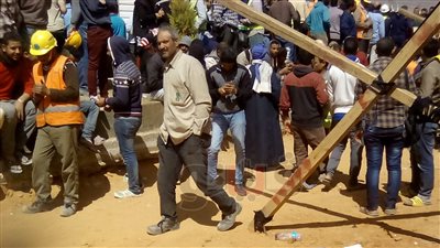 توزيع مياه و«تندات» لحماية ناخبي العاصمة الإدارية من الشمس (صور)