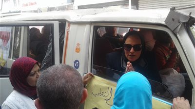 معلمات «الجمرك» يطلقن الزغاريد احتفالا بالانتخابات الرئاسية (صور)