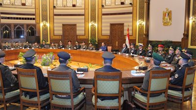 السيسي يكرم الأبطال.. كيان على 50 فدانا بالعاصمة الإدارية الجديدة لأهالي الشهداء والمصابين.. مجمع يشمل أسر أبطال مصر بكل الحروب.. الرئيس: هم أشرف الرجال وقدموا أروع التضحيات