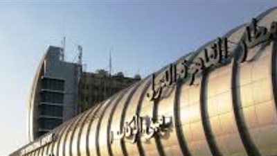 ٣ مجموعات سياحية تصل القاهرة لزيارة المعالم الأثرية