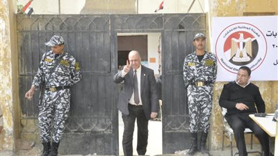 رئيس مترو الأنفاق يدلي بصوته في الانتخابات الرئاسية