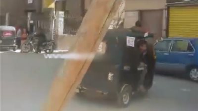 حملة بالتكاتك أمام لجان الخانكة للتشجيع على المشاركة في الانتخابات