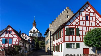 سويسرا تمنح مواطنيها مرتبات شهرية بالمجان