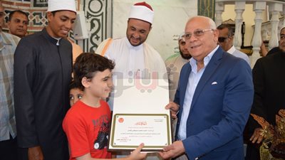 محافظ بورسعيد يكرم الفائزين في مسابقة حفظ القرآن (صور)
