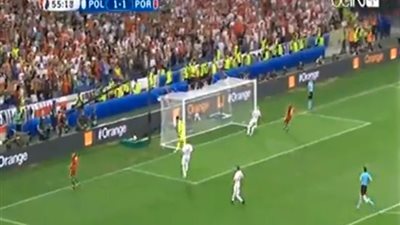 بالفيديو.. رونالدو يهدر فرصة خطرة أمام بولندا