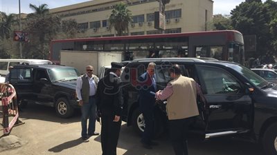 محافظ الجيزة يتابع العملية الانتخابية بلجان الدقي