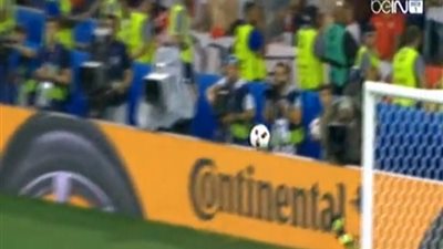 بالفيديو.. تسديدة صاروخية من «سيدريك» أمام مرمى بولندا