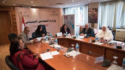 اللجنة العليا لرعاية كبار السن تعقد اجتماعها الأول