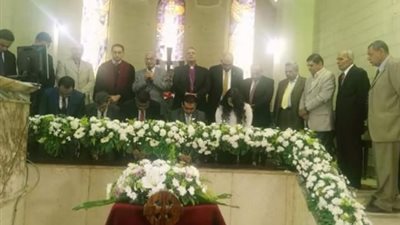 رئيس الإنجيلية يرسم شيوخا ويكرم راعي كنيسة حلوان