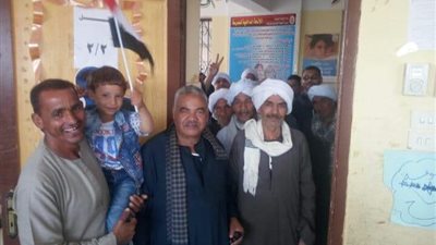 الفلاح الفصيح يؤسس مركزا لخدمة الناخبين في قنا (فيديو)