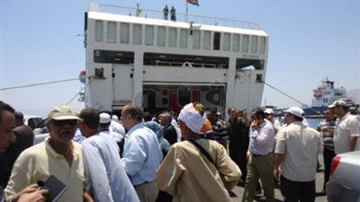 ميناء نويبع يستقبل 245 راكبا و24 سيارة