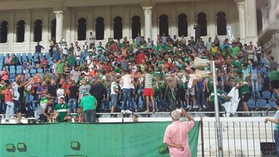 بالصور.. جماهير الاتحاد السكندري تؤازر فريقها قبل مواجهة الأهلي