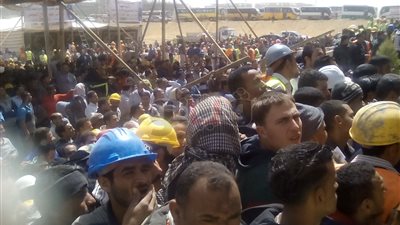 تدافع العمال بالعاصمة الإدارية للتصويت في الانتخابات الرئاسية (صور)