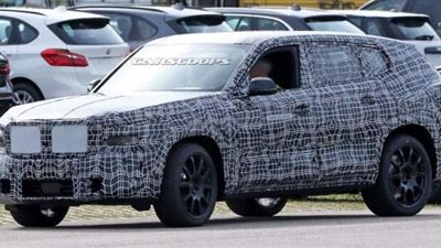 بي إم دبليو تستعرض مهارات سيارات X8