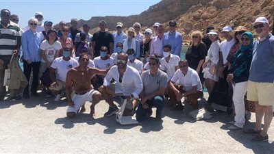 وزير السياحة والآثار يصطحب 30 سفيرا في رحلة بحرية بشرم الشيخ