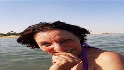 الجمهور ينتقد عارفة عبد الرسول بعد ظهورها بالمايوه