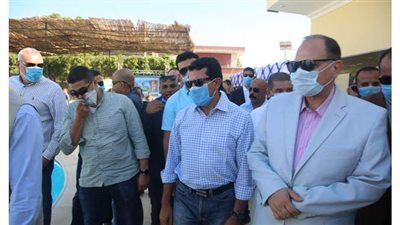 وزيرالرياضة يفتتح ملاعب وحمامات سباحة بأسيوط