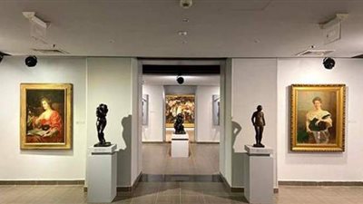 8 آلاف زائر لمعرض 