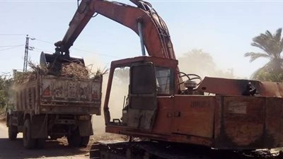 تطهير ترعة نجع حمادي في أسيوط   ​