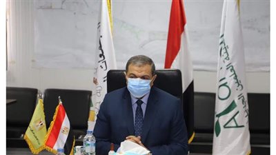 وزير القوى العاملة يكرم الشركات المساهمة فى عملية حصر العمالة غير المنتظمة