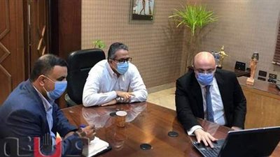 محافظ بني سويف يبحث مع وزير السياحة تطوير منطقة هرم وواحة ميدوم